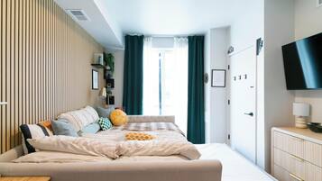 1 bedroom, desk, free WiFi, bed sheets