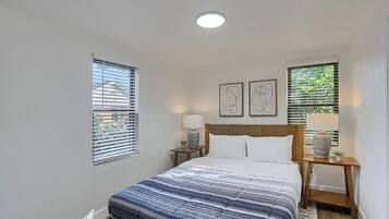Iron/ironing board, free WiFi, bed sheets