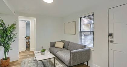 Dormont/Potomac @4 Cozy and Central 2 Bedroom Private Apartment