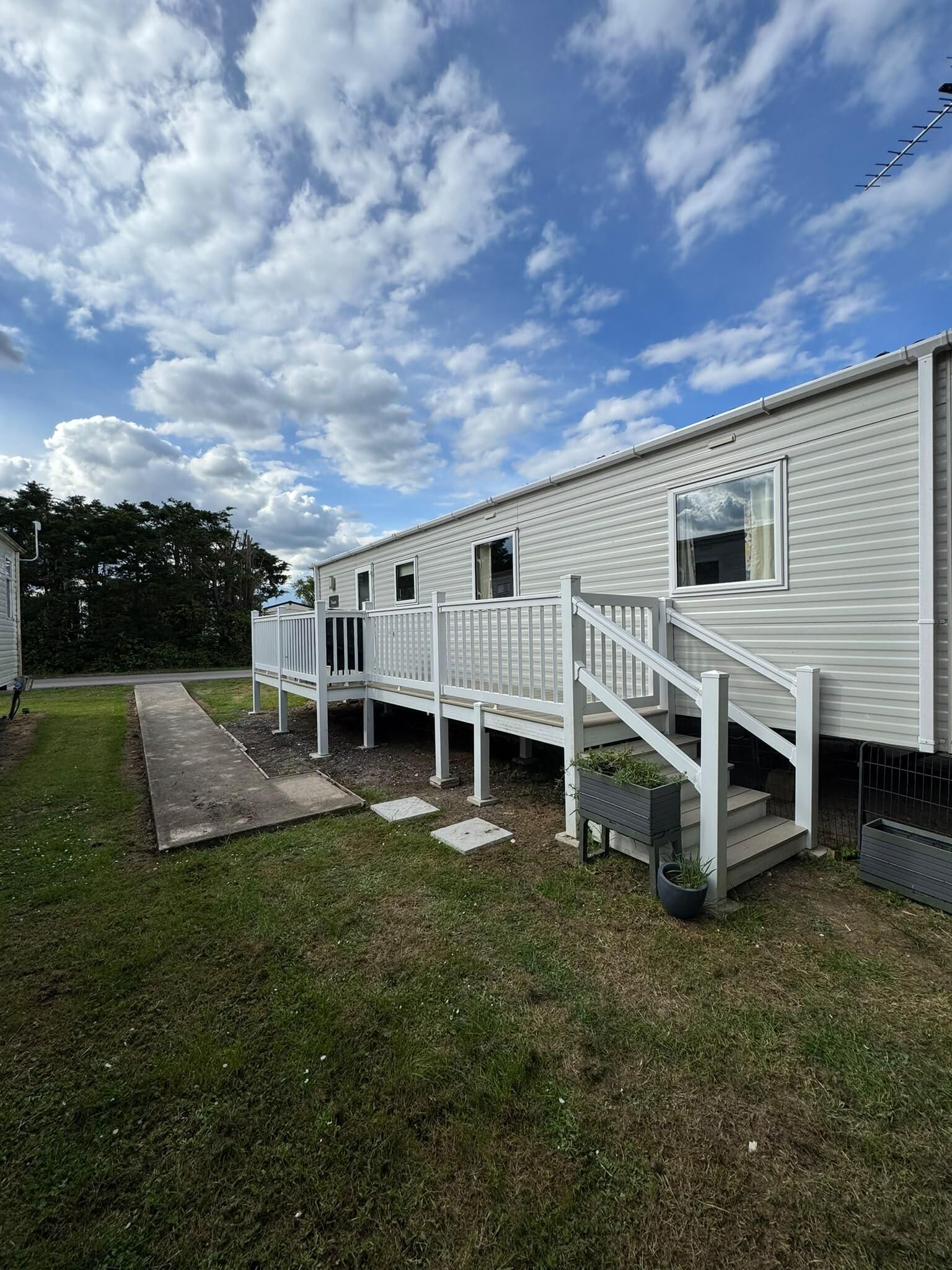 Create unforgettable family memories in 2026 with a stay at this dog-friendly 7 berth caravan located on Steeple Bay Holiday Park.