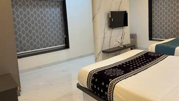 Deluxe Double Room, City View | Desk, free WiFi