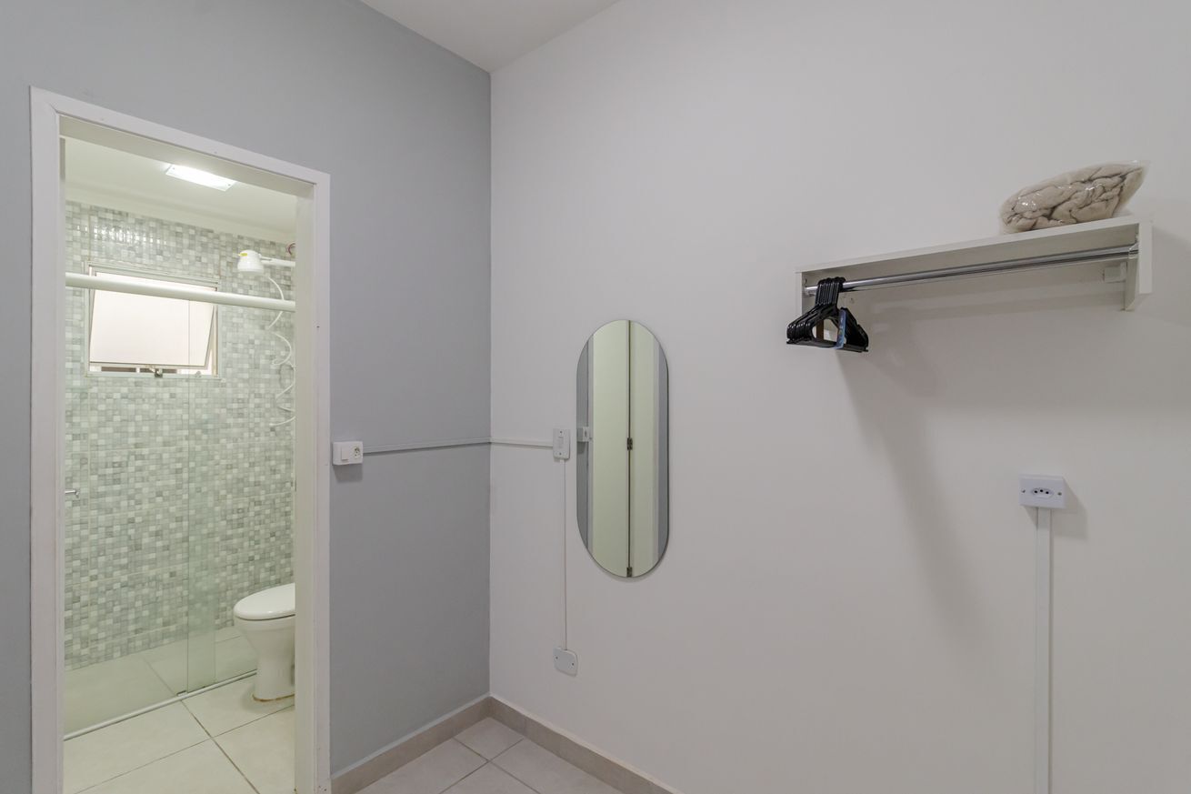 Shower, towels