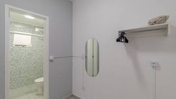 Shower, towels