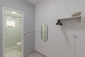 Douche, serviettes fournies