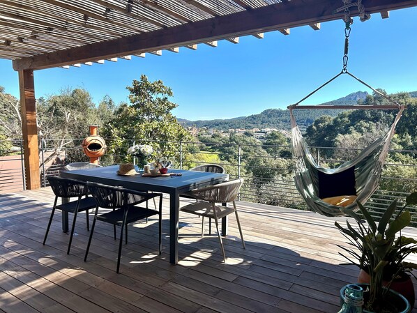 Outdoor dining - Vrbo Property (Fréjus)