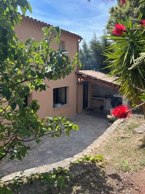Exterior - Vrbo Property (Fréjus)