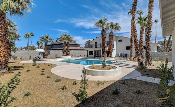 Pool - The Vegas Retreat (Las Vegas)