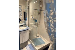 Bathroom - Le Stengel - Charm and prestige in the heart of Amiens. (Amiens)