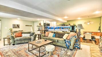 TV, fireplace, DVD player, books