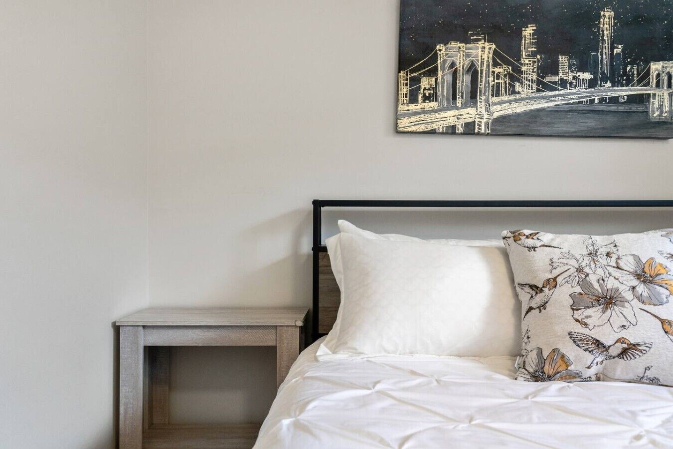 3 bedrooms, iron/ironing board, WiFi, bed sheets