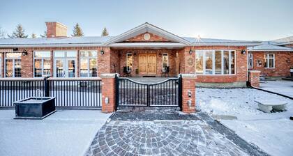 Cozy Foothills Escape w/ Mountain Views | Near Calgary & Banff
