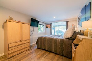 Room - Trails End Beach House 1 bedroom plus cabin bedroom (Ladysmith)