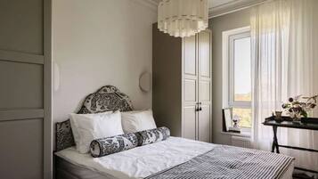 Luxury Suite, City View