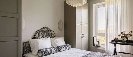 Luxury Suite, City View