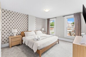 Room - LUX Newly Renovated Home Walk to German Village (Columbus)