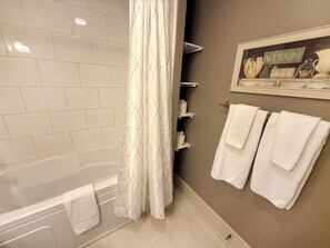 Bathroom - Oceanfront Suite with Relaxing Tub & Private Bath - Rm 5 (Gabriola)