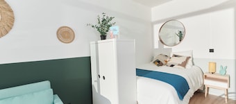 Univers Studio with a private terrace, 2' from Lille