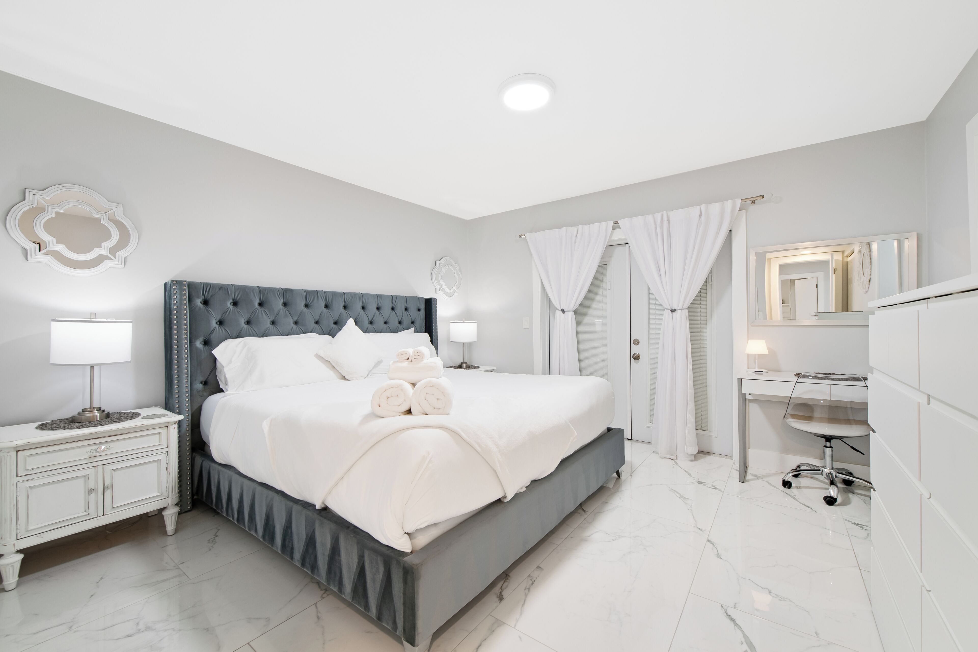 4 bedrooms, iron/ironing board, WiFi, bed sheets