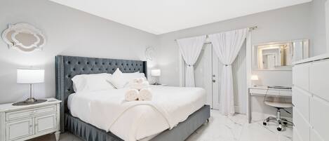4 bedrooms, iron/ironing board, WiFi, bed sheets