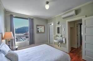 WiFi, bed sheets - The Peak at Centralia Square | Historic Suite 311 (Centralia)