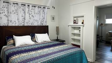2 bedrooms, iron/ironing board, WiFi (free), bed sheets