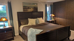 Room - Exceptional 3 bedroom/3 bath +Office - Shorewood on the Sound! (Burien)