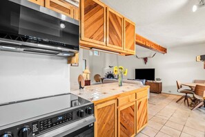 Interior - Long-Term Rental, Walk to the Plaza, Near Sprouts (Santa Fe)