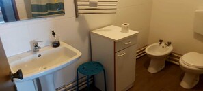 Bathroom - Vrbo Property (Aveiro)