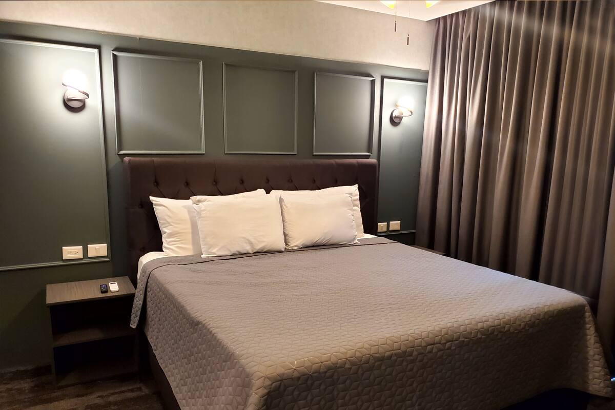 Free WiFi, bed sheets