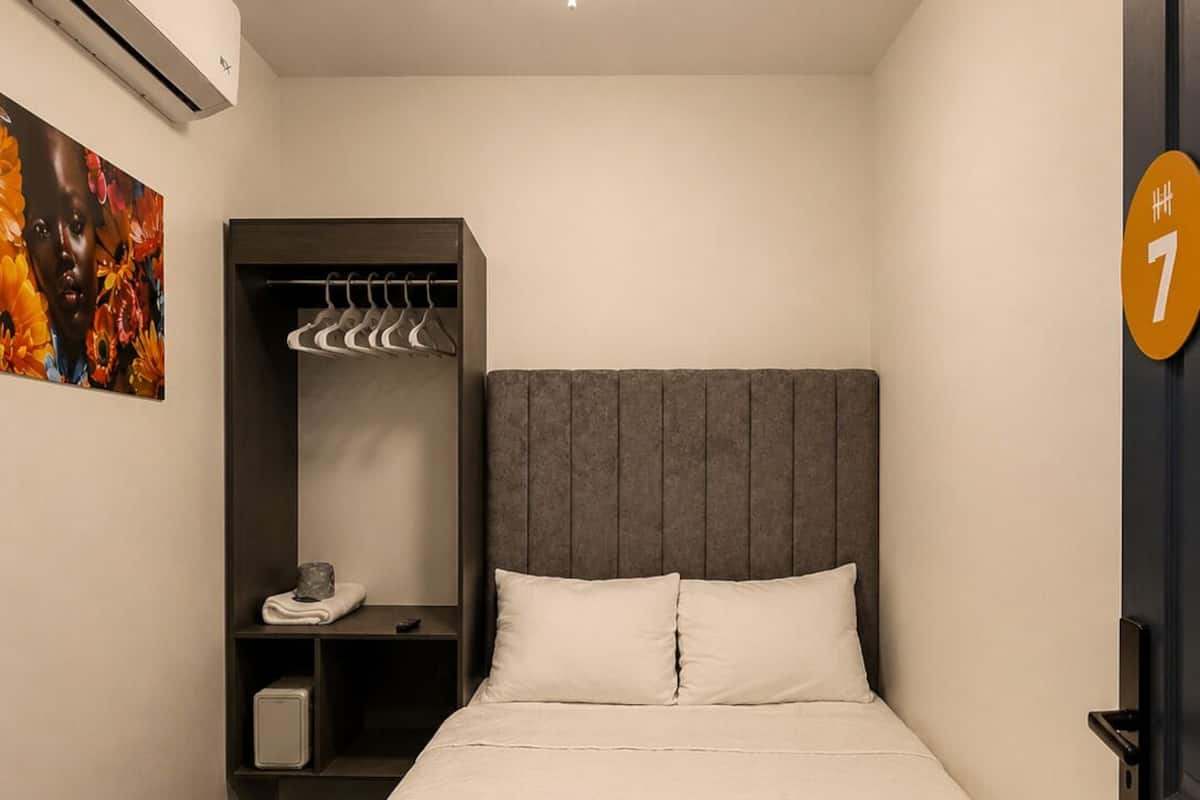 Free WiFi, bed sheets