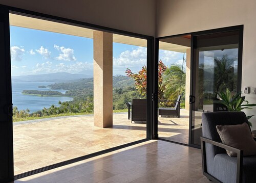 Panoramic Lake Arenal Sunset View Villa with AC