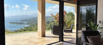 Panoramic Lake Arenal Sunset View Villa with AC