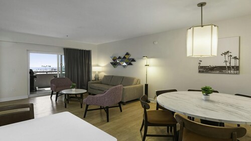 Spacious 2BR Twin Suite at WorldMark Oceanside Harbor