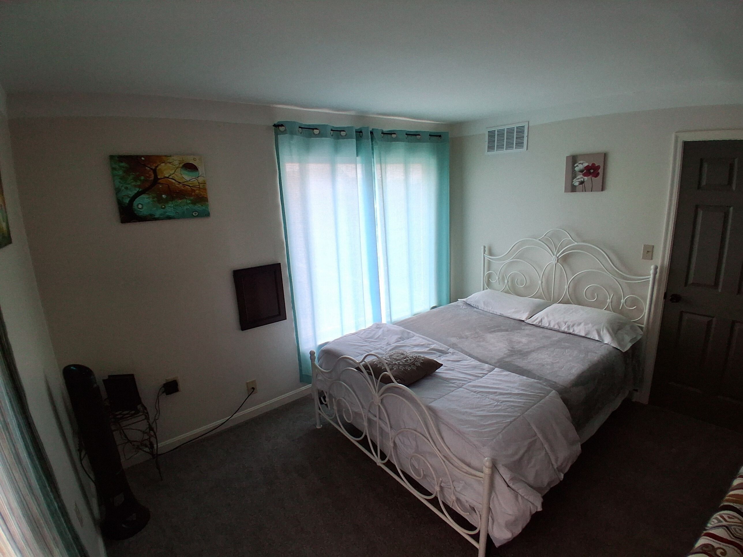 2 bedrooms, iron/ironing board, WiFi (free), bed sheets