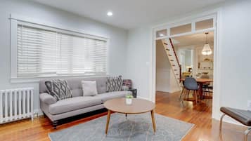 TV, fireplace, offices