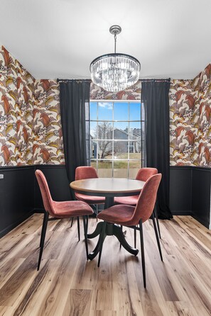 Dining - Upscale Design + Fully Stocked 2bd/2bth Near Major Hospitals (Tulsa)