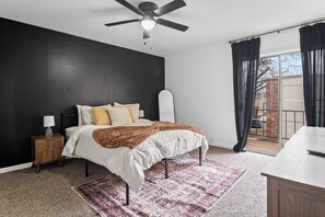 Room - Upscale Design + Fully Stocked 2bd/2bth Near Major Hospitals (Tulsa)