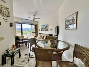 Living area - Vrbo Property (Bertioga)