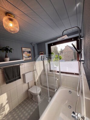 Bathroom - Vrbo Property (Jesteburg)