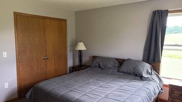3 bedrooms, free WiFi, bed sheets