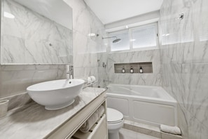 Bathroom - Luxury Beachfront Apartment 3 Bedrooms, Spectacular Viewx (Cancún)