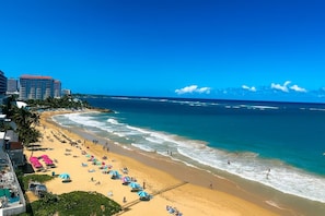 On the beach - Beachfront Stella Maris Apt on Condado Ave (SanJuan)