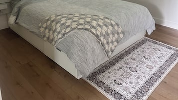 2 bedrooms, WiFi, bed sheets, wheelchair access