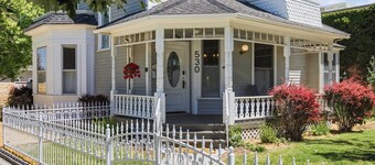 Porter House Victorian | Hot tub & King Suite