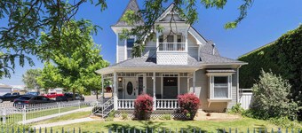 Porter House Victorian | Hot tub & King Suite