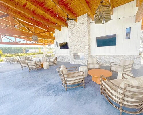 Nexton's Blooming Teacup, Serene Luxury 2BR in Highly Sought Nexton