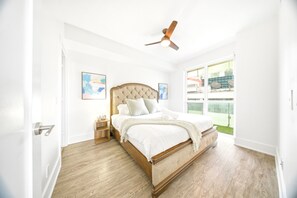 Room - Superb 2BR/2BA | World Class Gym + Sauna/Steam | Parking | Downtown Toronto (Toronto)