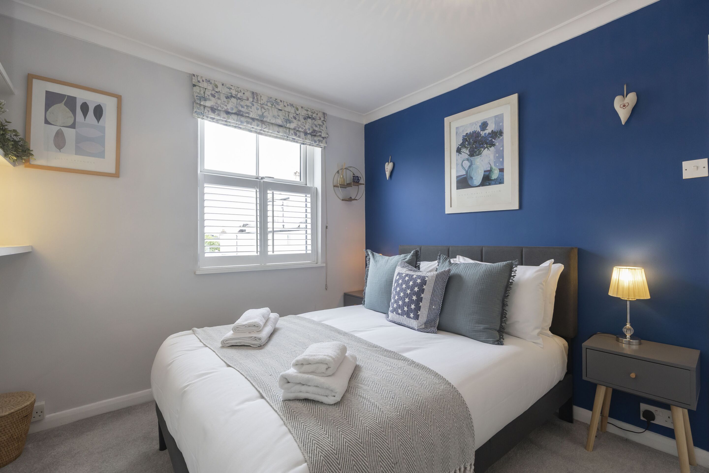3 bedrooms, desk, iron/ironing board, WiFi (free)