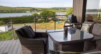 The Dunes, Gwbert, Cardigan – A contemporary coastal escape overlooking the Teifi Estuary.