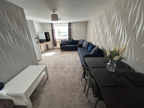 Sleeps4-familyfriendly-freeparking- Nc500